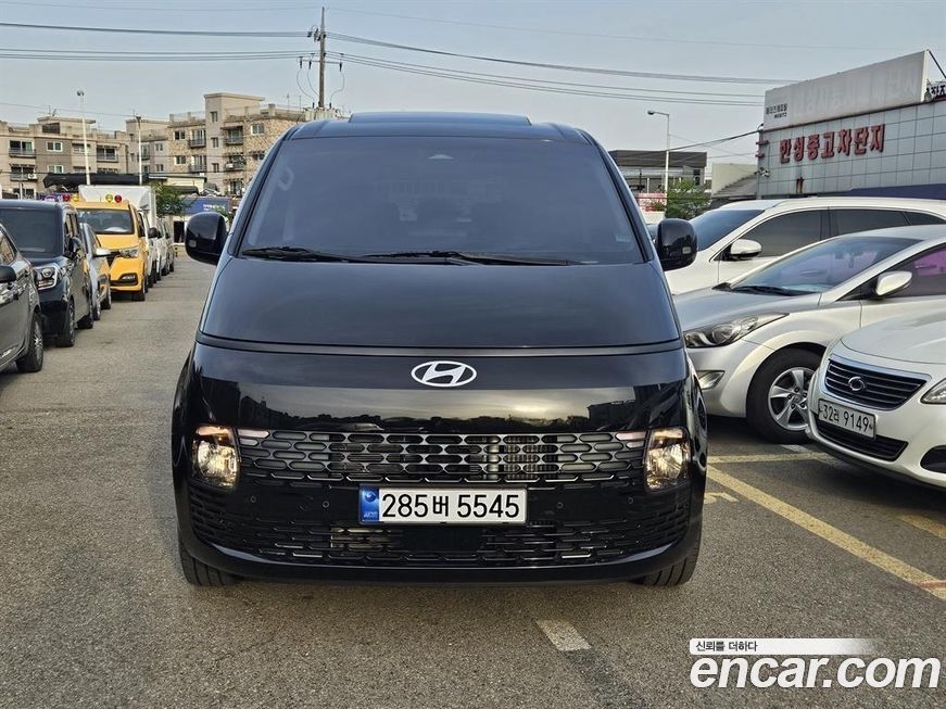 Hyundai Staria 2025