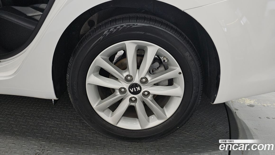 Kia K3 2016
