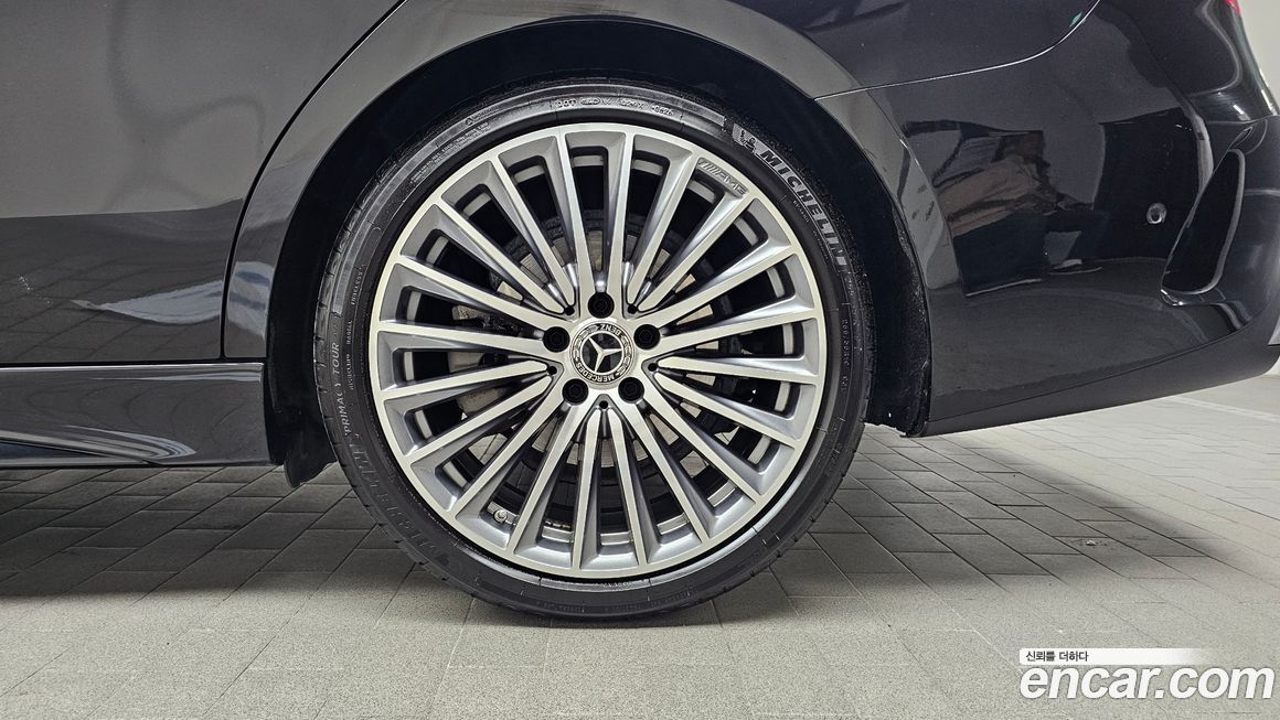 Mercedes-Benz C-Class 2023