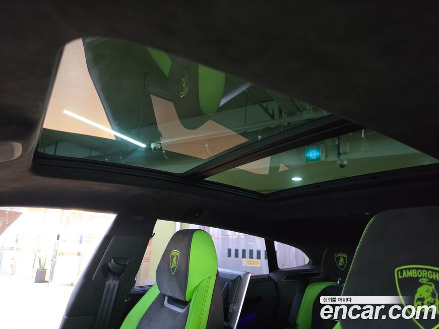 Lamborghini Urus 2021