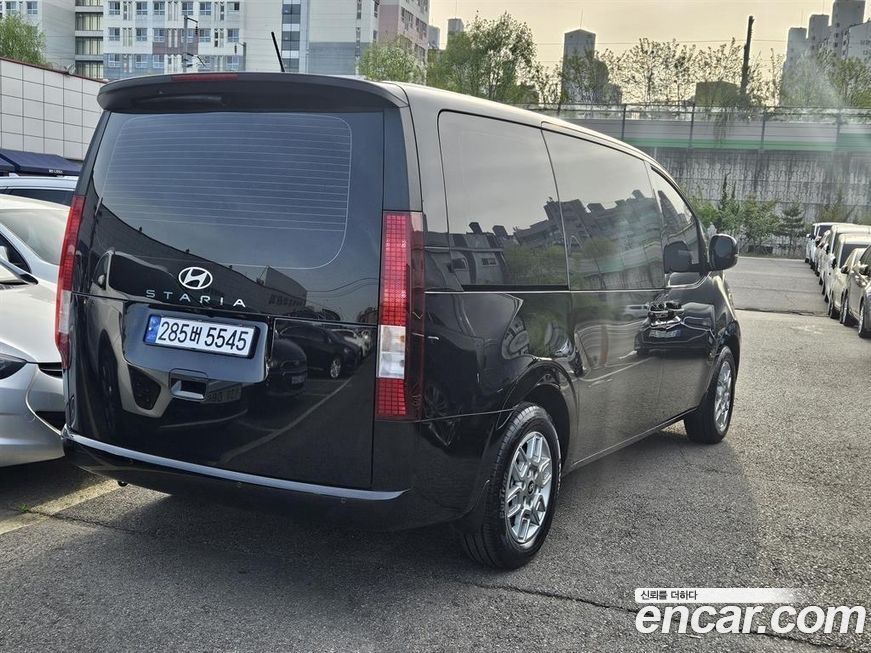 Hyundai Staria 2025