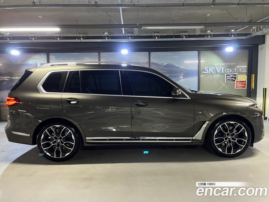 BMW X7 2025