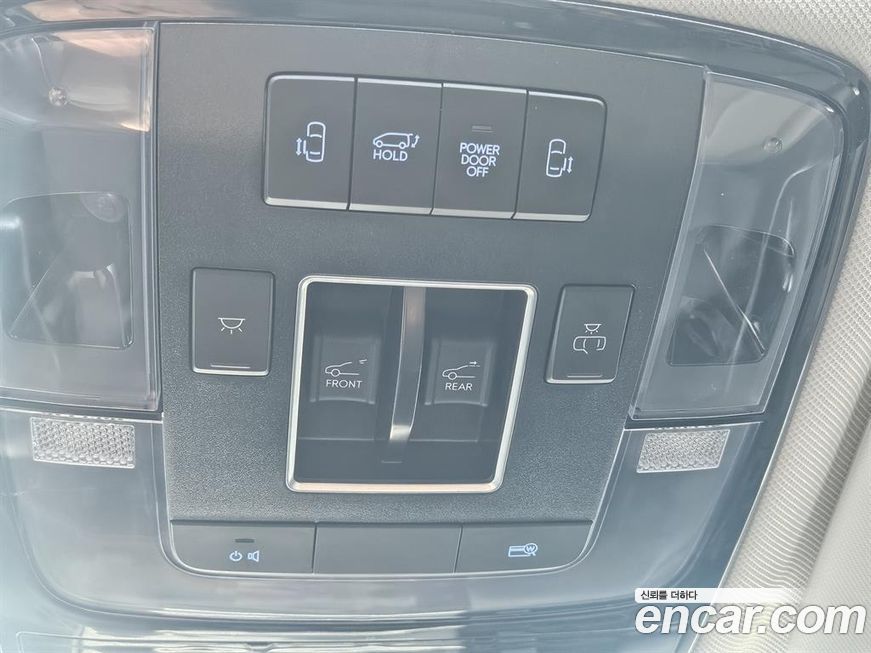 Hyundai Staria 2025