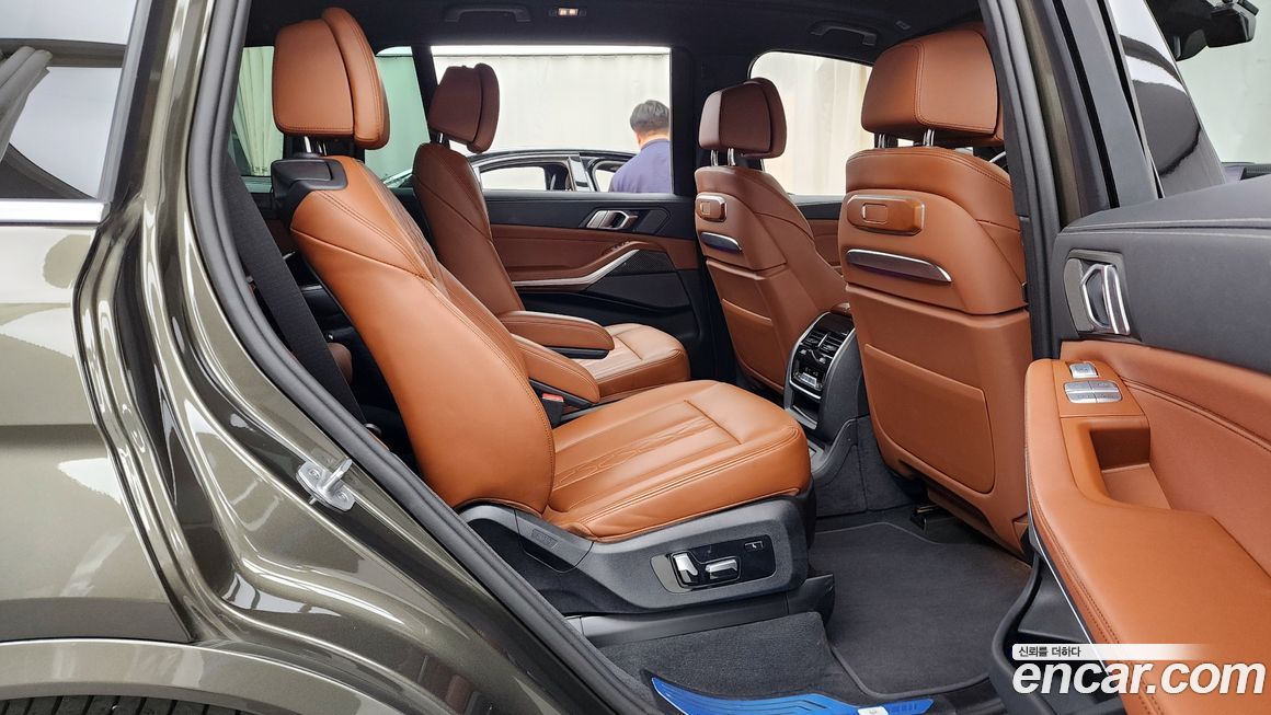 BMW X7 2025