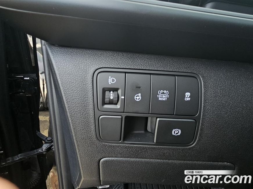 Hyundai Staria 2025