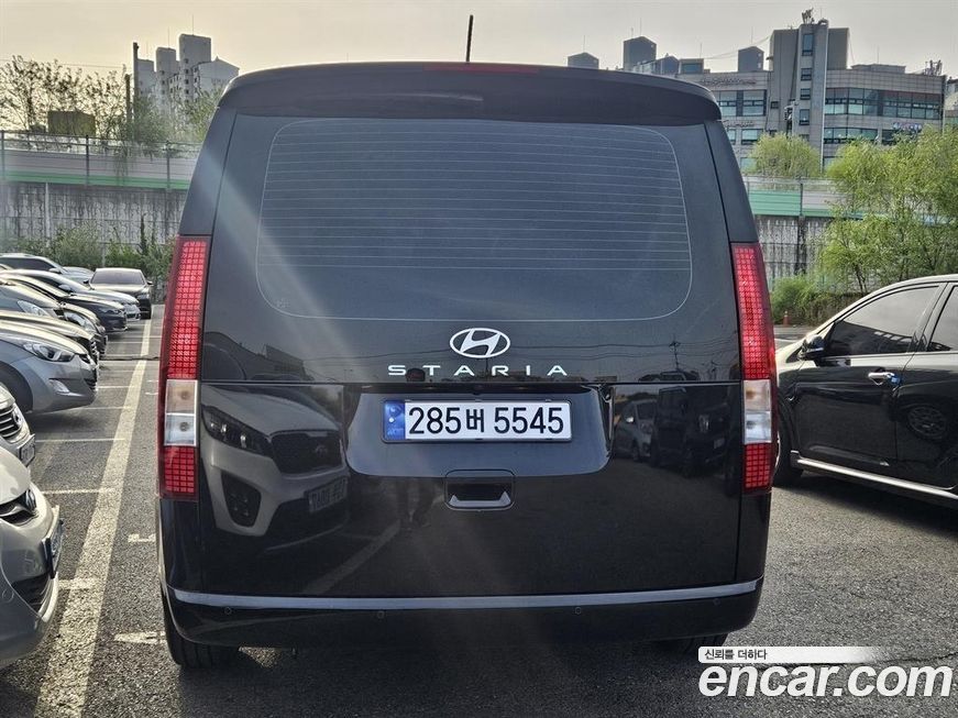 Hyundai Staria 2025
