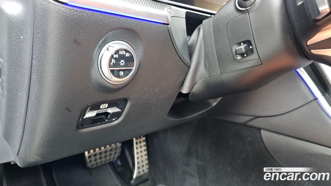 Mercedes-Benz C-Class 2023