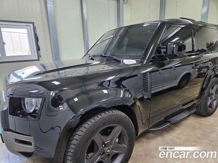 Land Rover Defender 2025