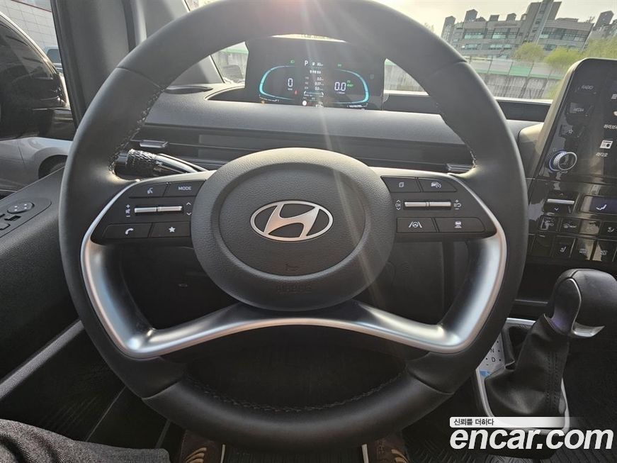 Hyundai Staria 2025