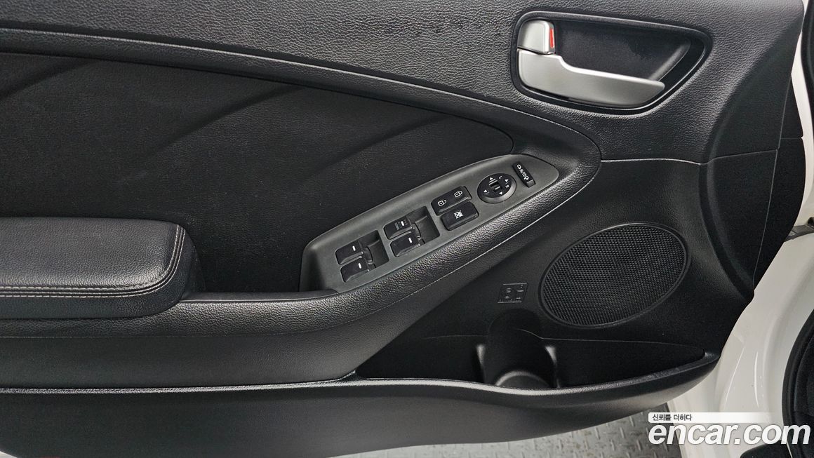 Kia K3 2016