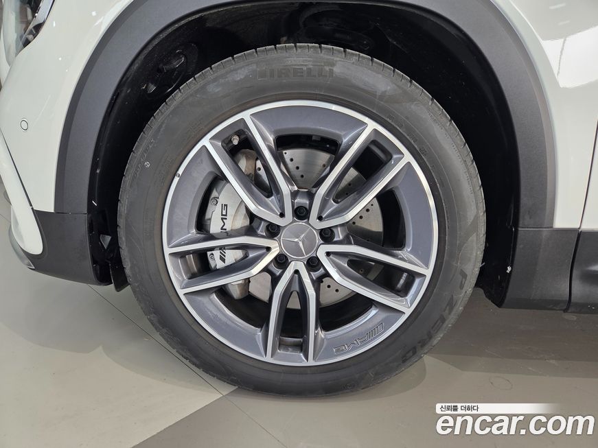 Mercedes-Benz GLB-Class 2025