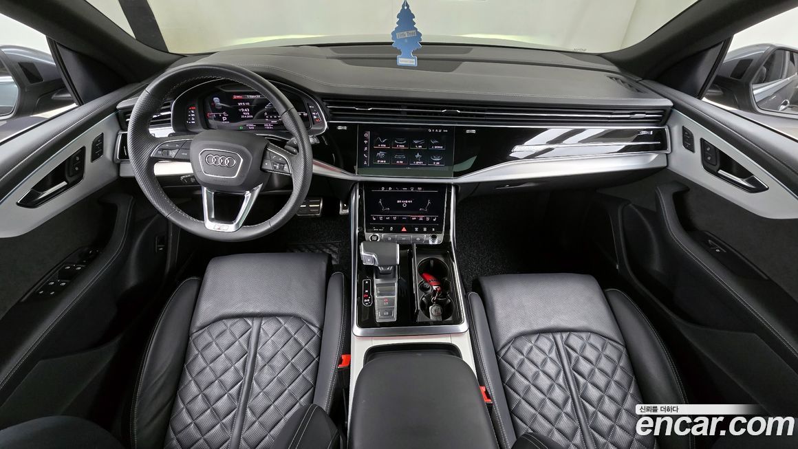 Audi Q8 2021