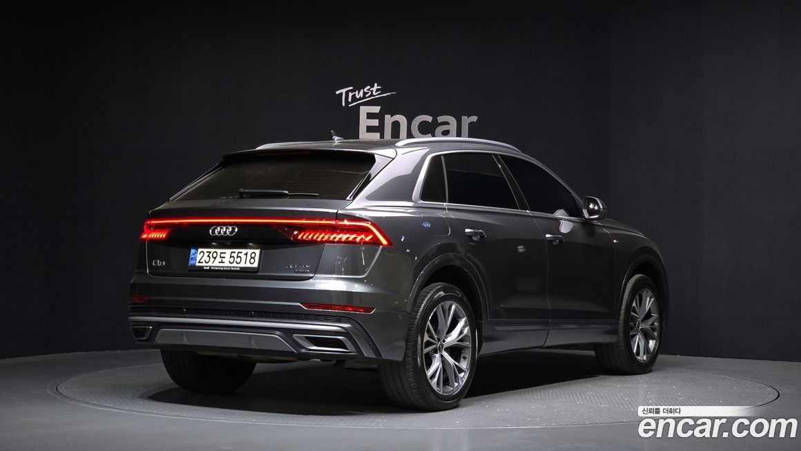 Audi Q8 2021