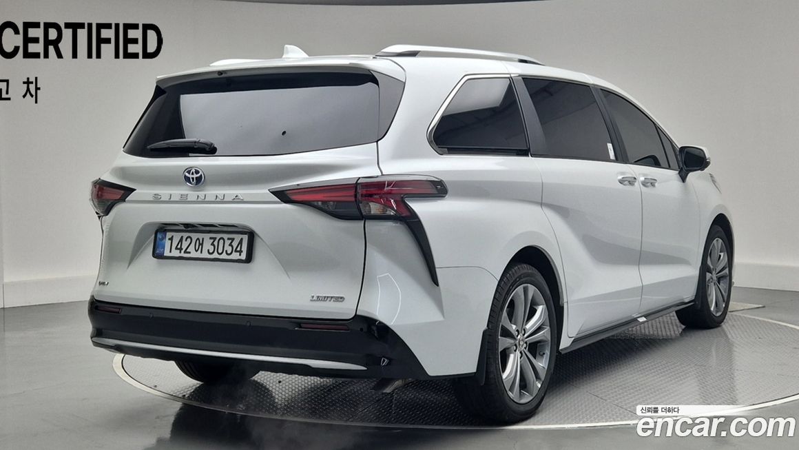 Toyota Sienna 2025