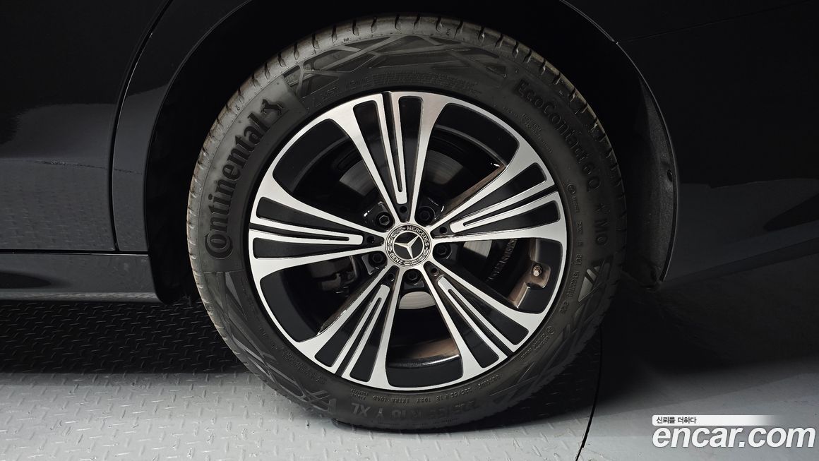 Mercedes-Benz E-Class 2026