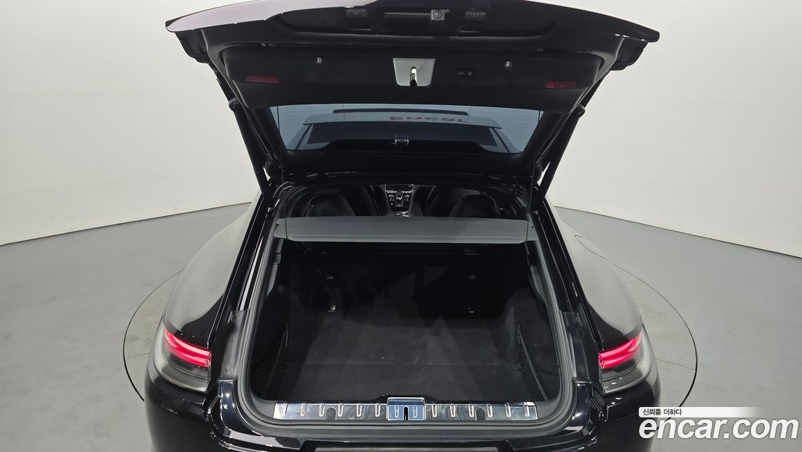 Porsche Panamera 2022