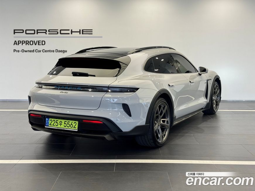 Porsche Taycan 2025