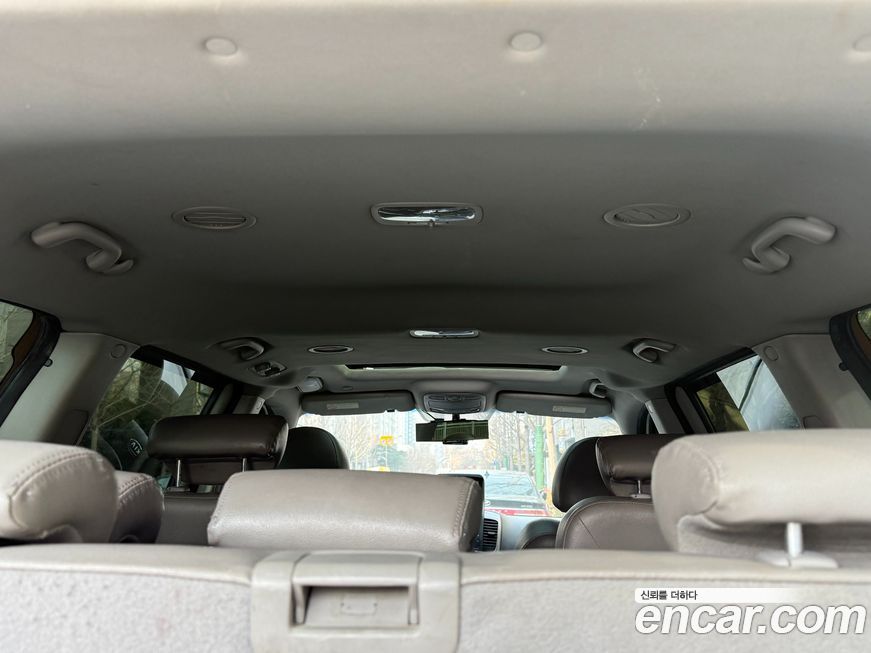 Kia Canival 2011