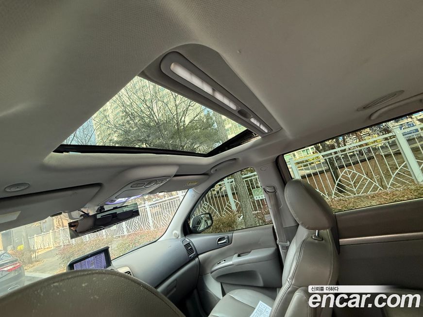 Kia Canival 2011