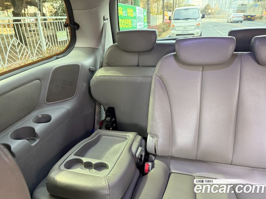 Kia Canival 2011
