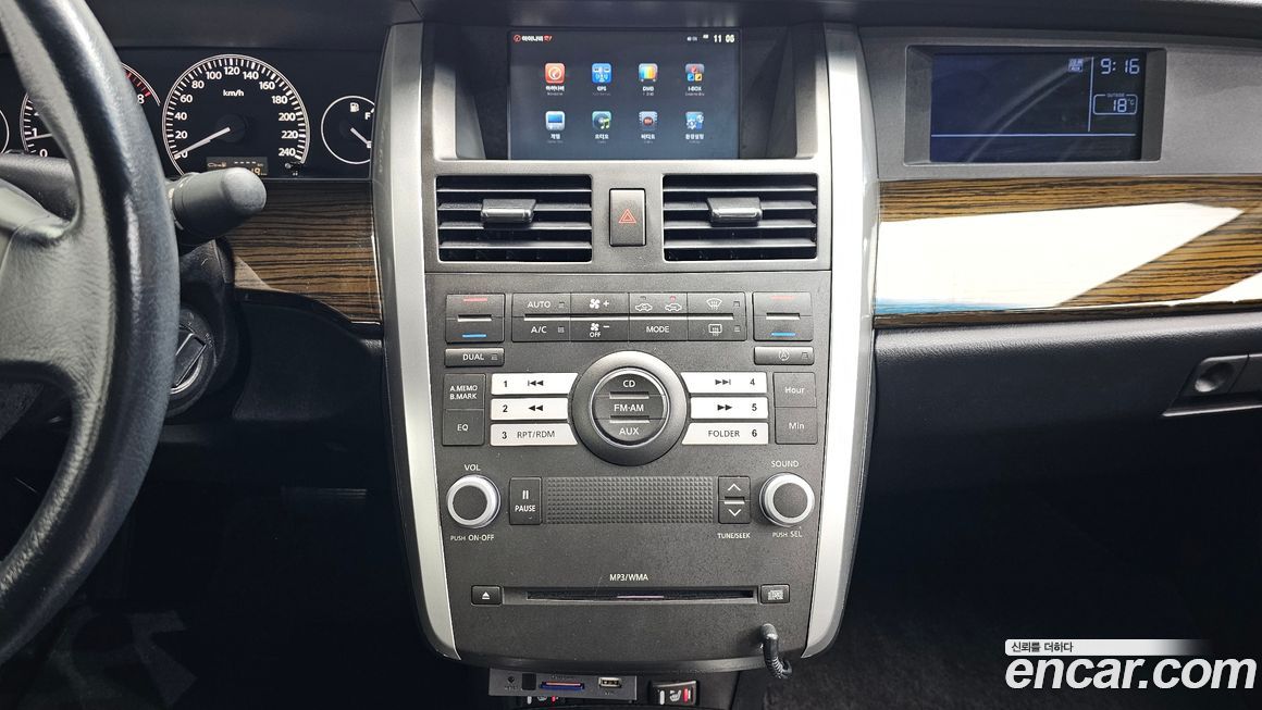 Renault-KoreaSamsung SM7 2011