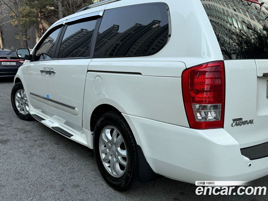 Kia Canival 2011