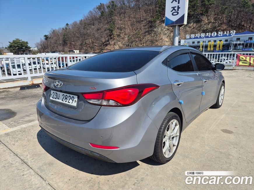 Hyundai AVANTE 2015