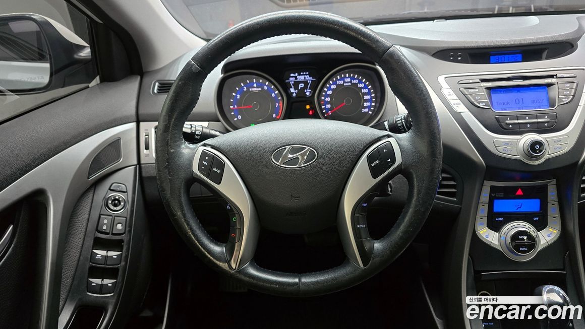 Hyundai AVANTE 2011