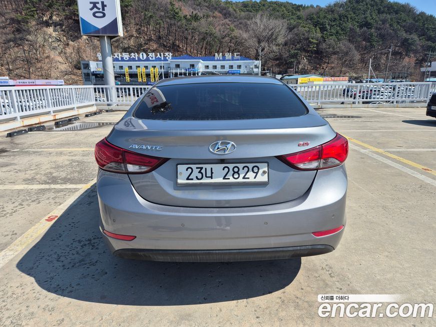 Hyundai AVANTE 2015