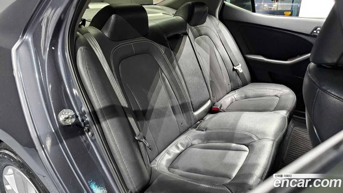 Kia K5 2011
