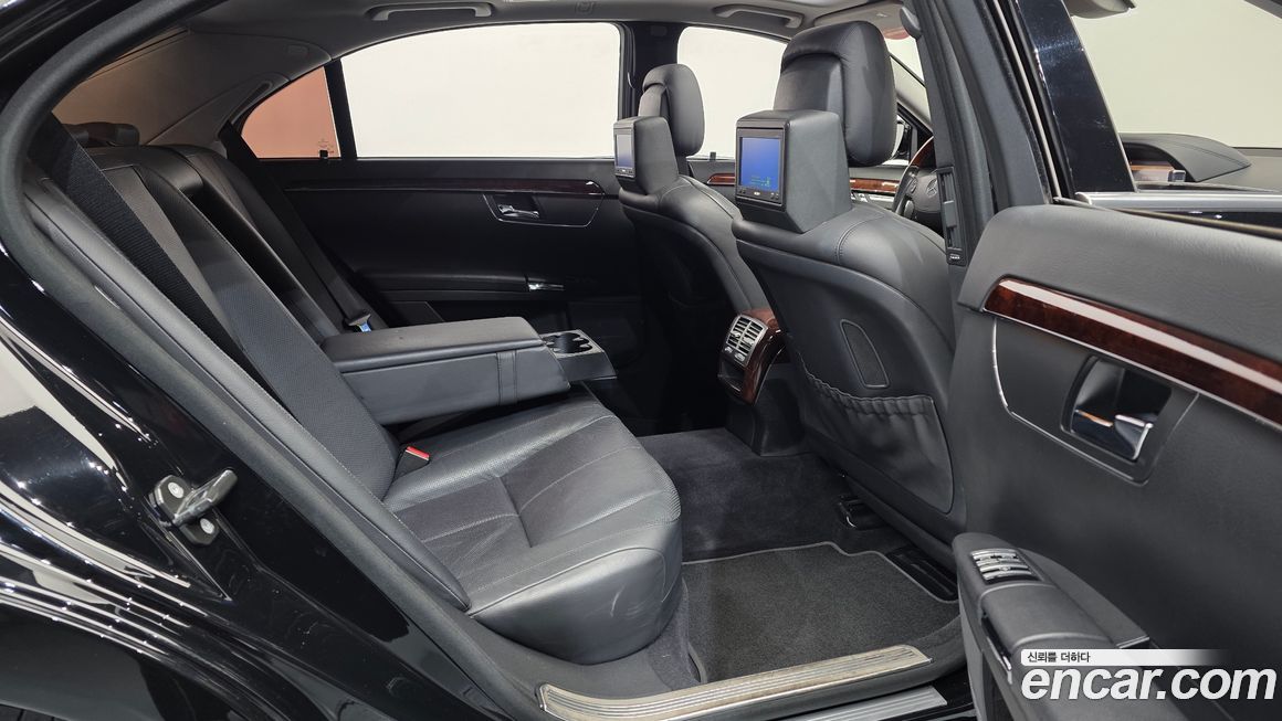 Mercedes-Benz S-Class 2008