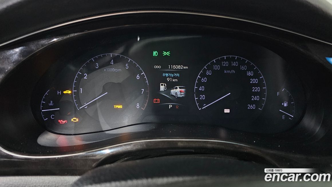 Hyundai Genesis 2013