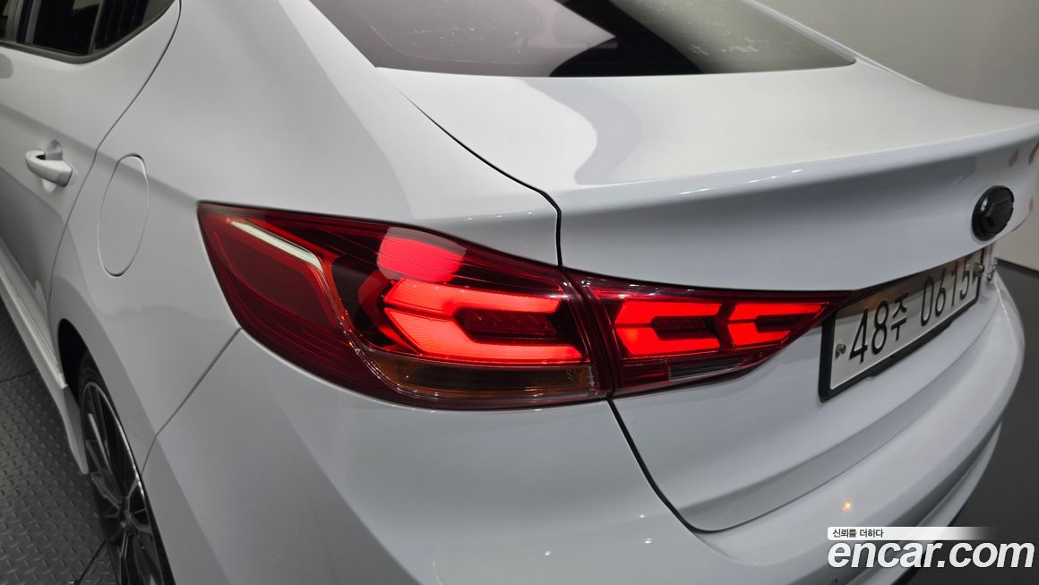 Hyundai AVANTE 2017