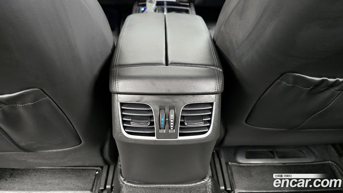 Hyundai Genesis 2016