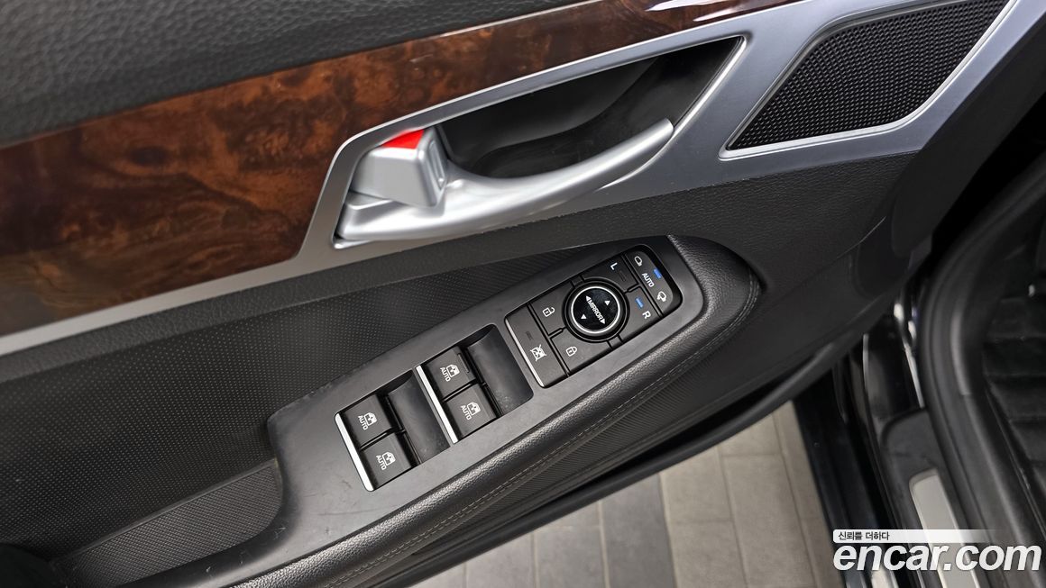 Hyundai Genesis 2016