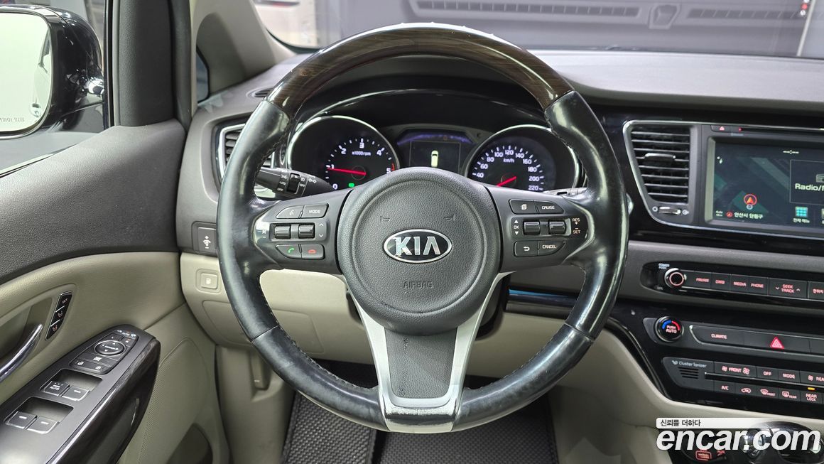 Kia Canival 2016