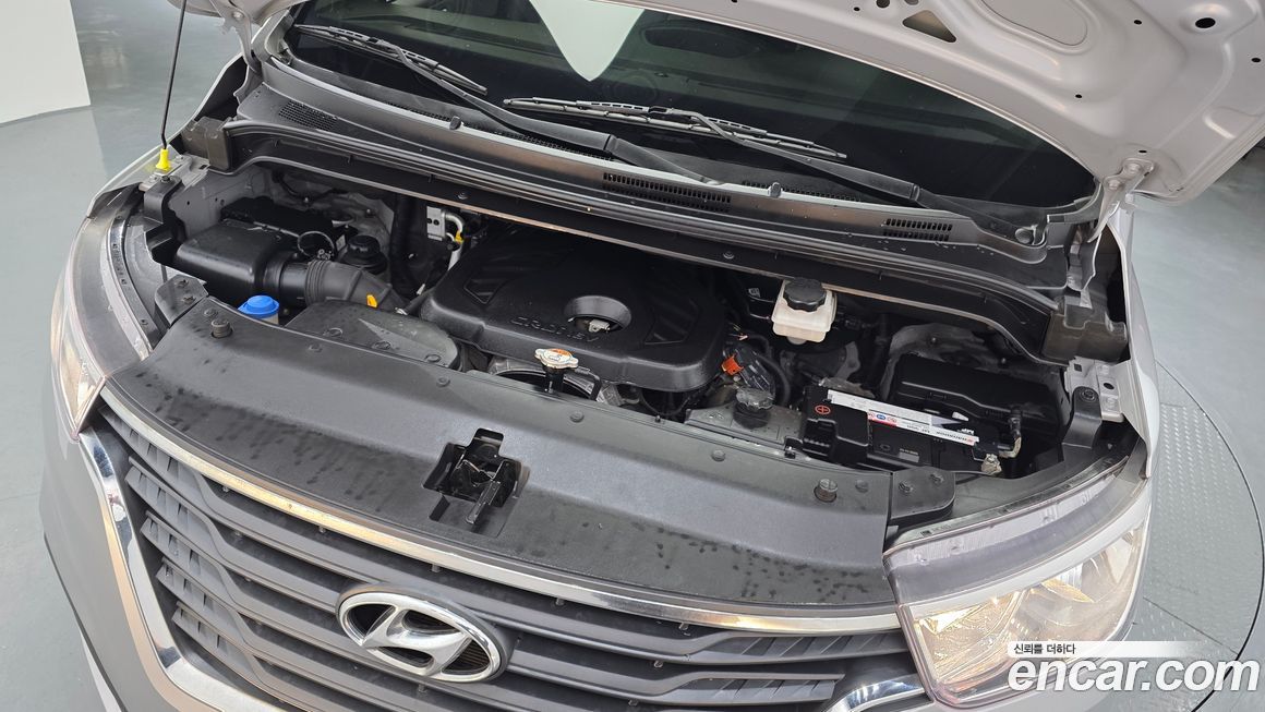 Hyundai Starex 2021