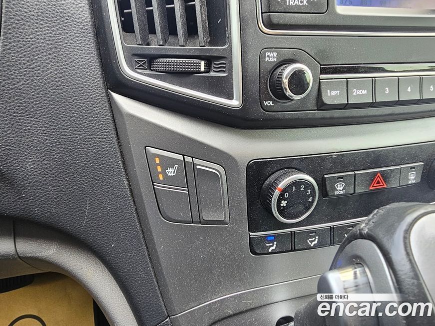Hyundai Starex 2021
