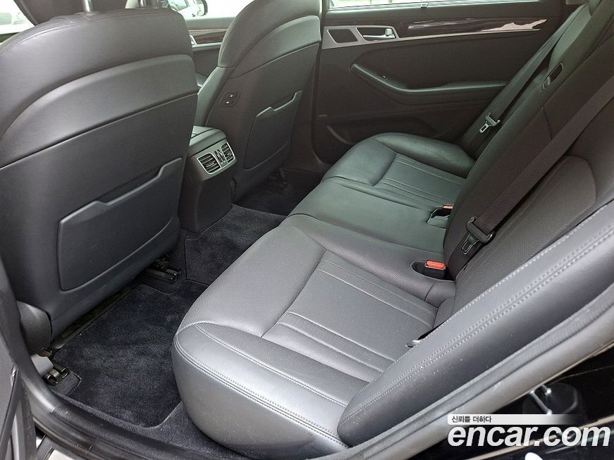 Hyundai Genesis 2015