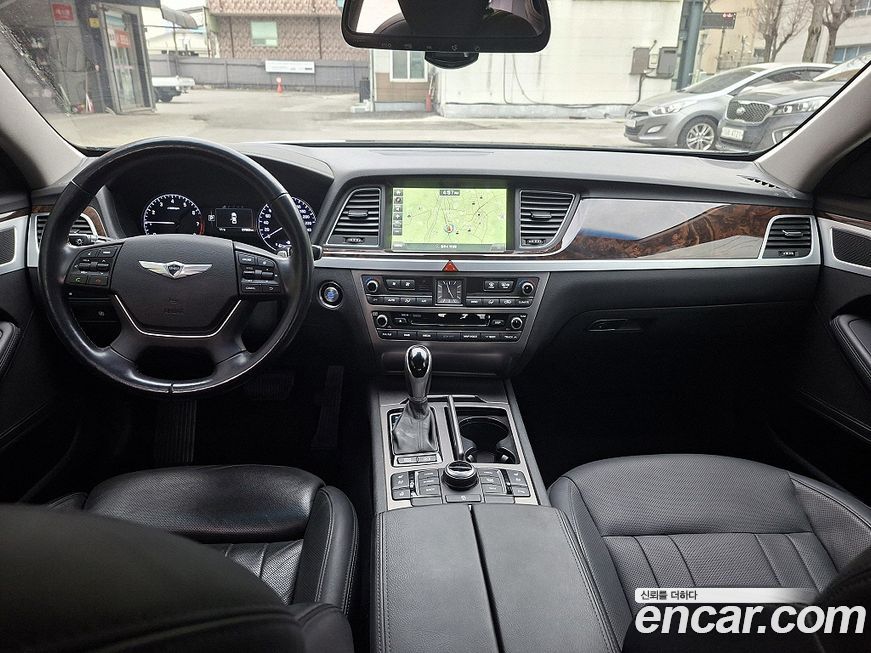 Hyundai Genesis 2015