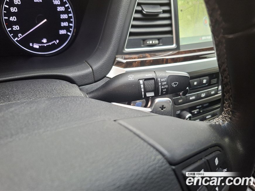 Hyundai Genesis 2015