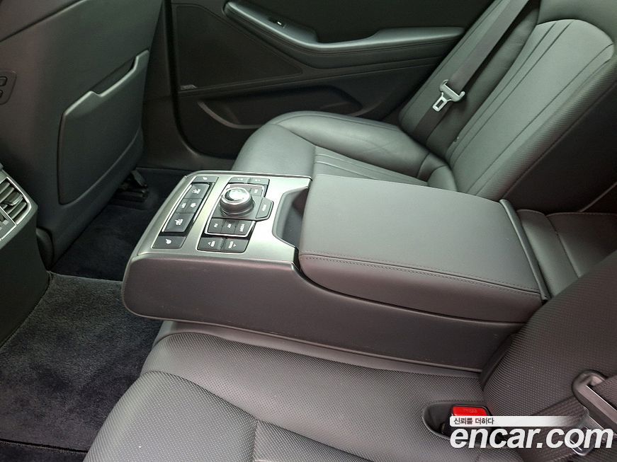 Hyundai Genesis 2015