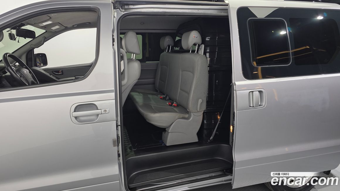 Hyundai Starex 2021