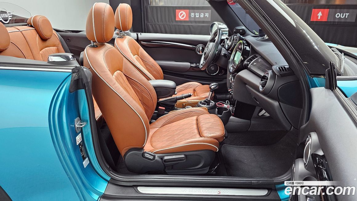 Mini Cooper Convertible 2018