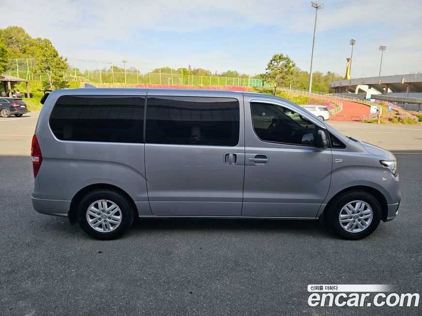 Hyundai Starex 2021