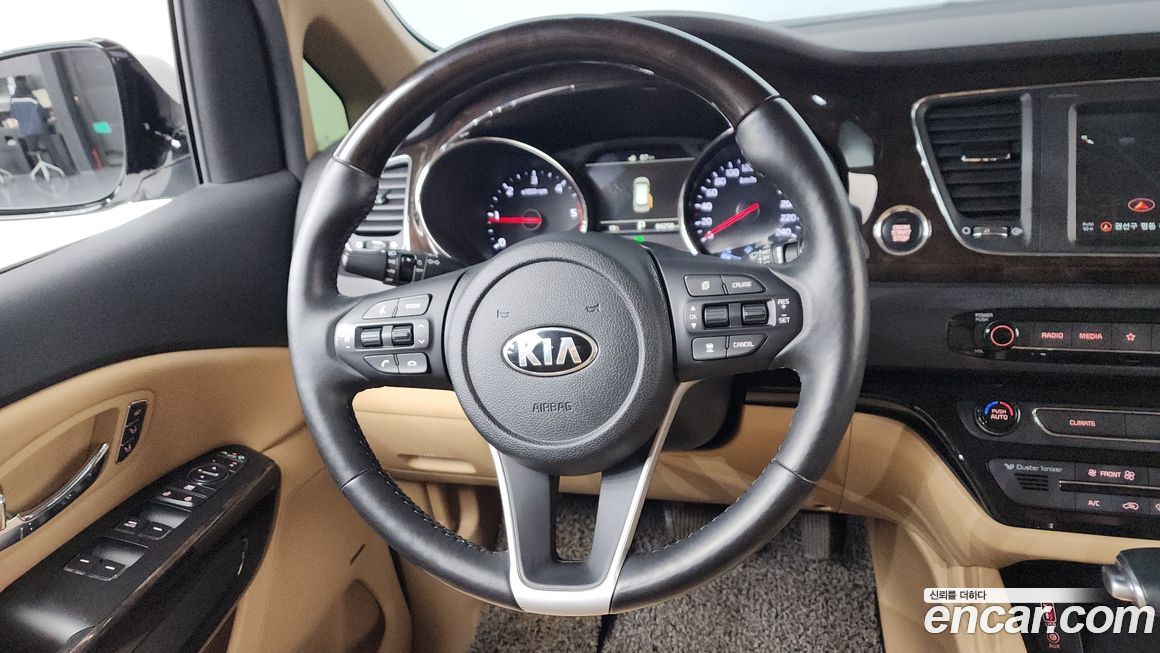 Kia Canival 2019