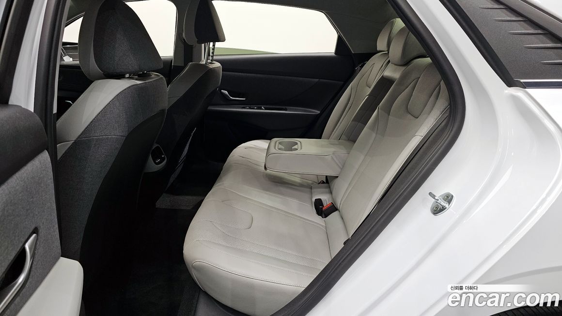 Hyundai AVANTE 2021