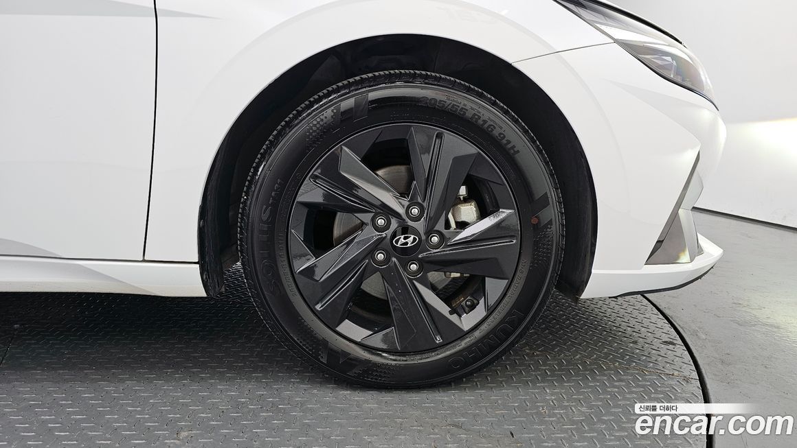 Hyundai AVANTE 2021