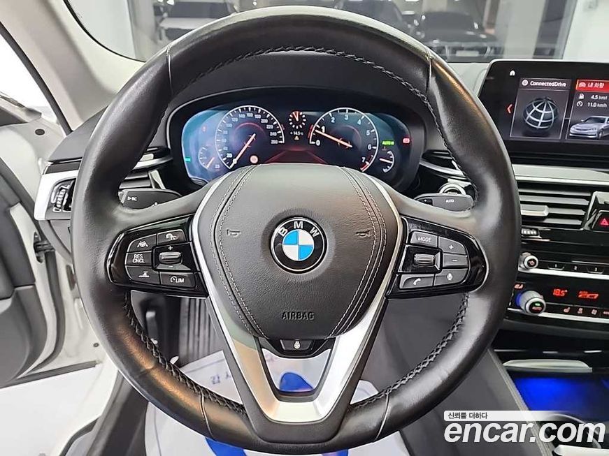 BMW 5-Series 2019