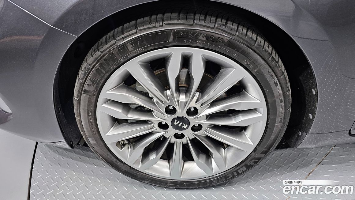 Kia K7 2020